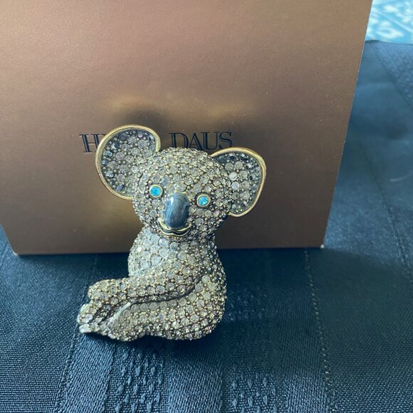 Heidi Daus King Koala Brooch - Picture 7 of 10